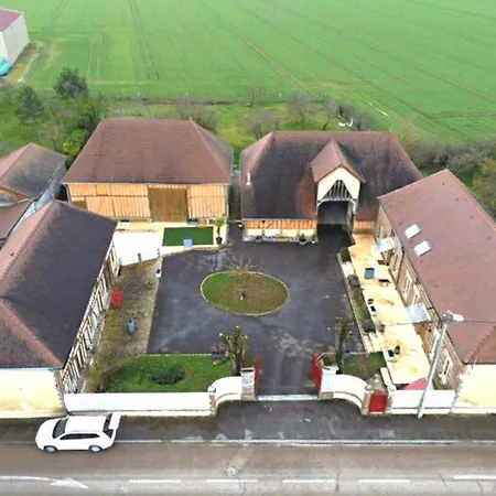 Apartment Calmes Avec Piscine, Jardin Et Parking Bucheres