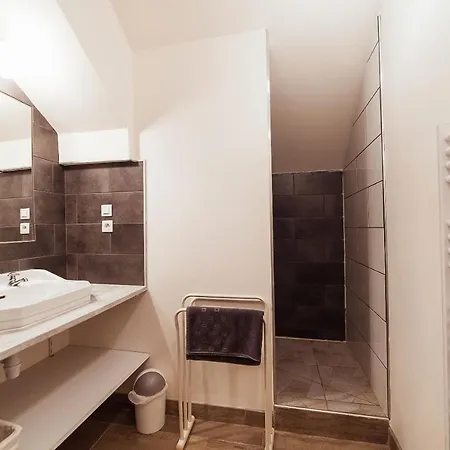 Calmes Avec Piscine, Jardin Et Parking *