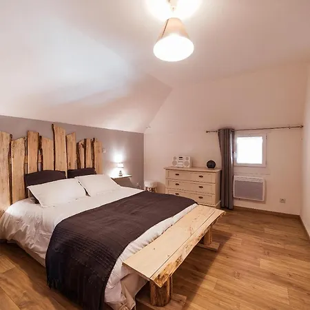 Calmes Avec Piscine, Jardin Et Parking 아파트